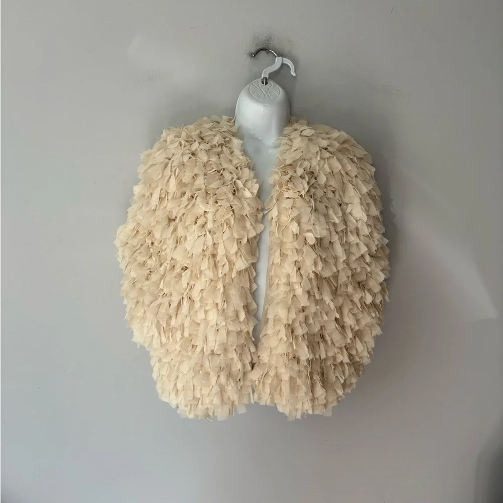 H&M Cream Ruffled Shrug Jacket - Picture 2 of 9